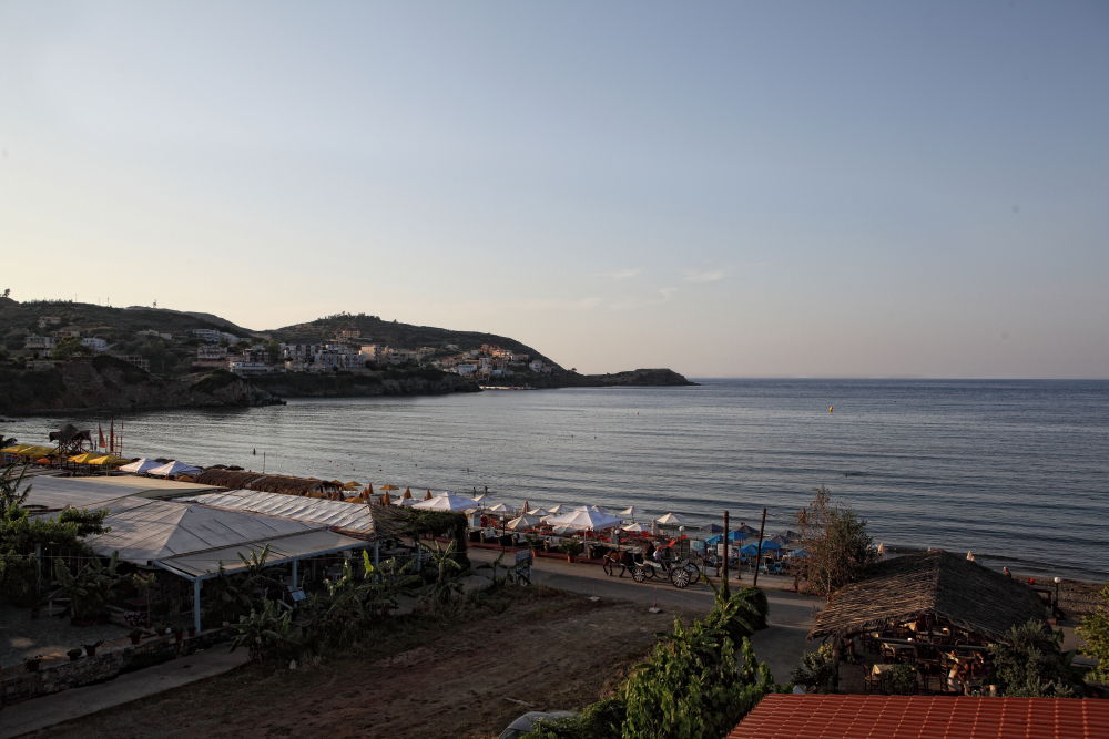 Niriides Beach Hotel 罗希姆诺 外观 照片