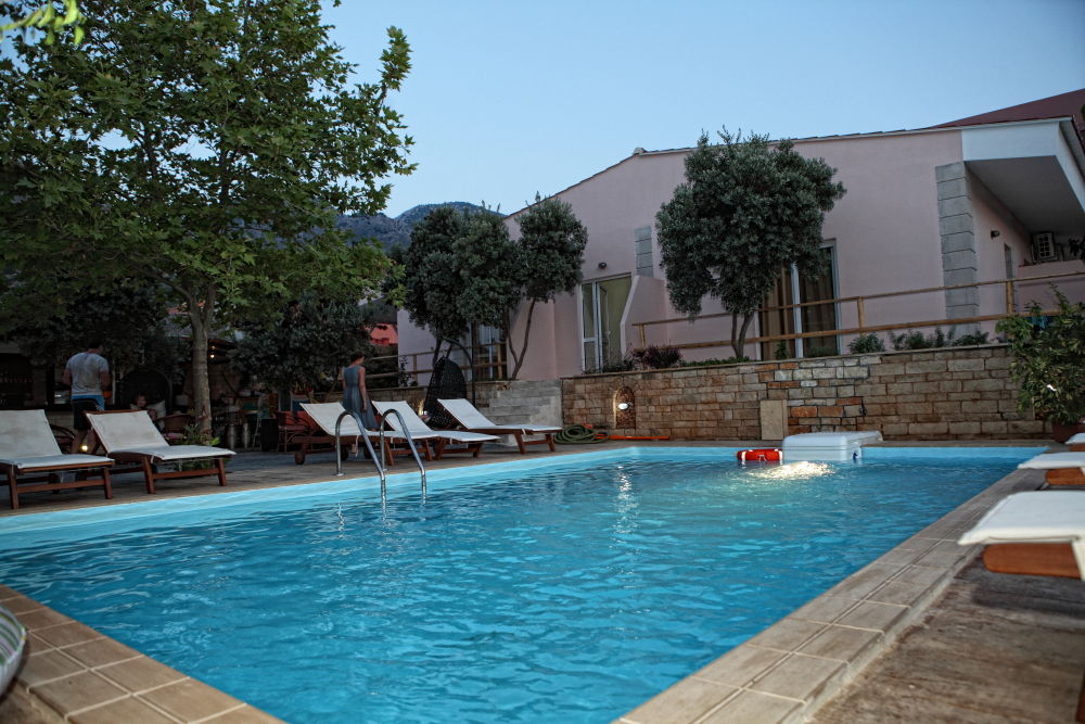 Niriides Beach Hotel 罗希姆诺 设施 照片