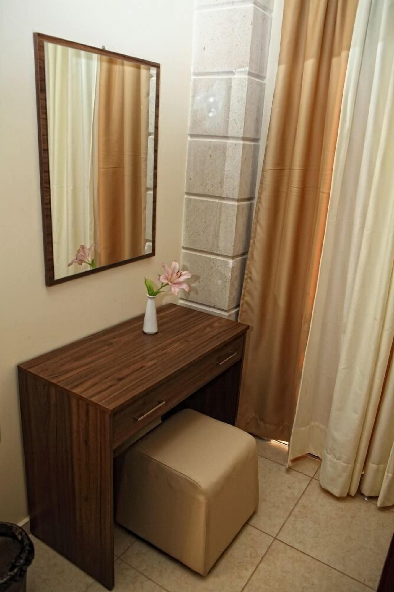Niriides Beach Hotel 罗希姆诺 客房 照片
