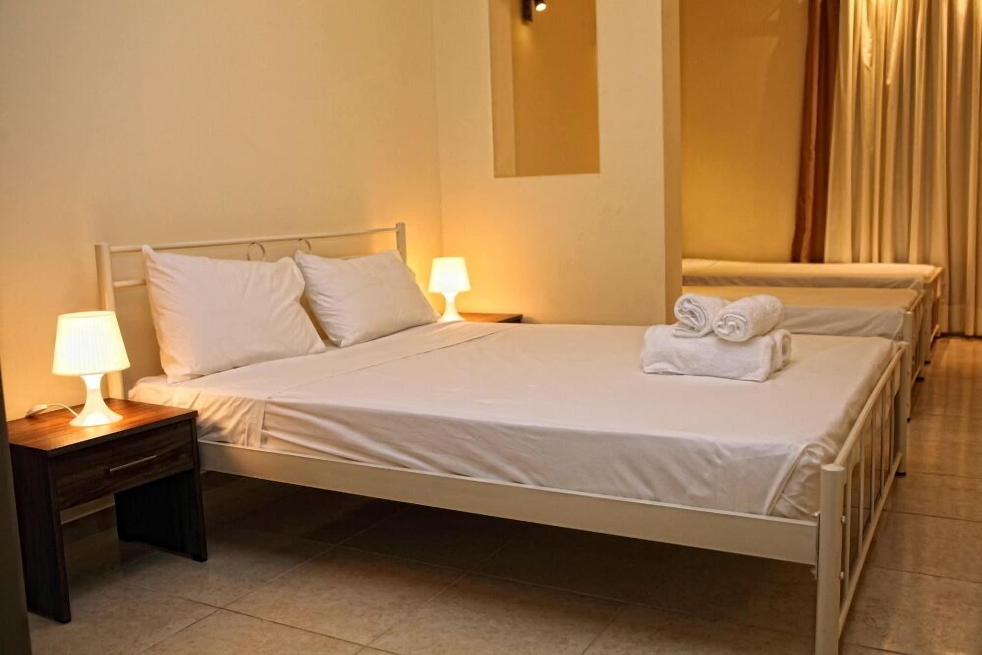 Niriides Beach Hotel 罗希姆诺 客房 照片