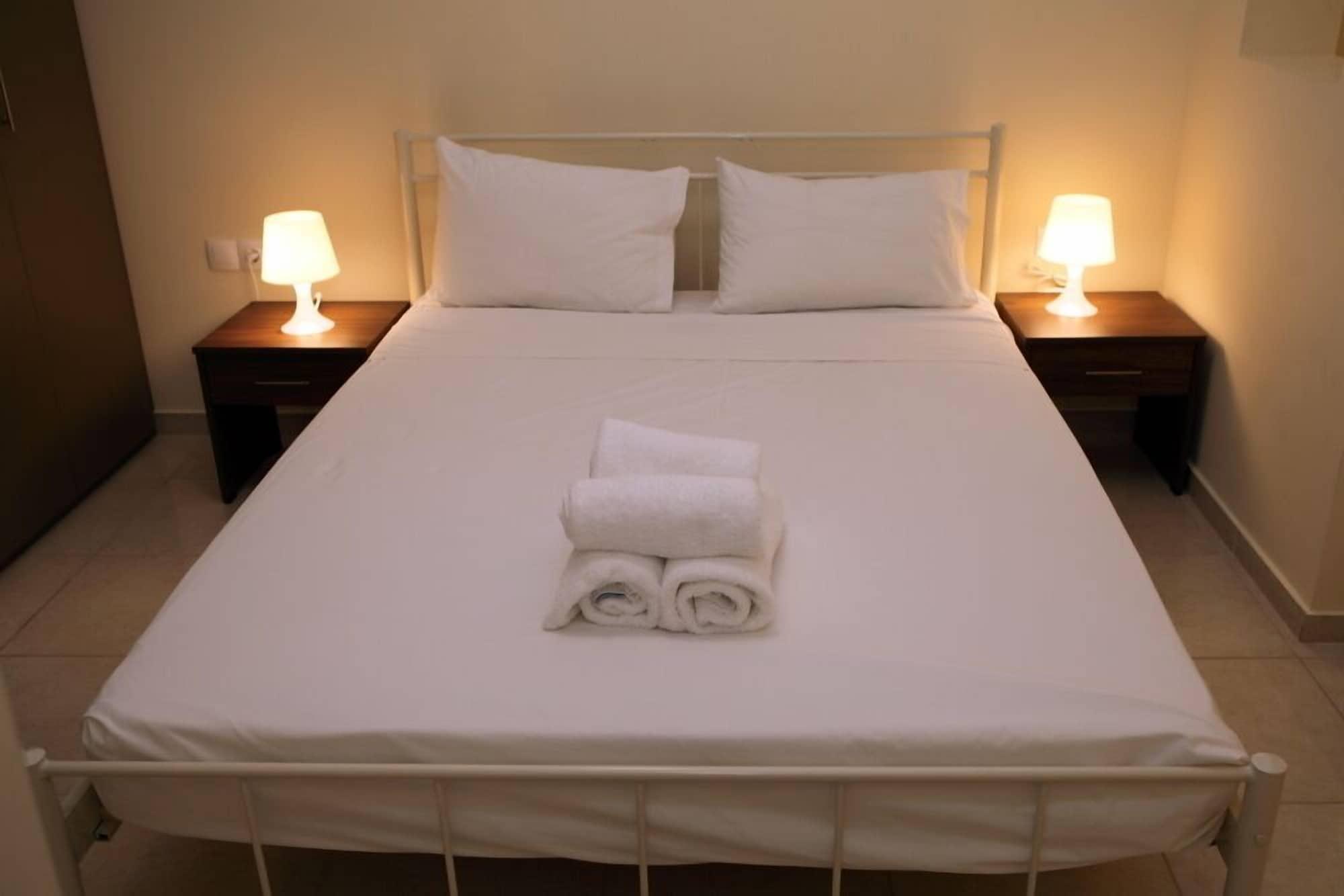 Niriides Beach Hotel 罗希姆诺 客房 照片