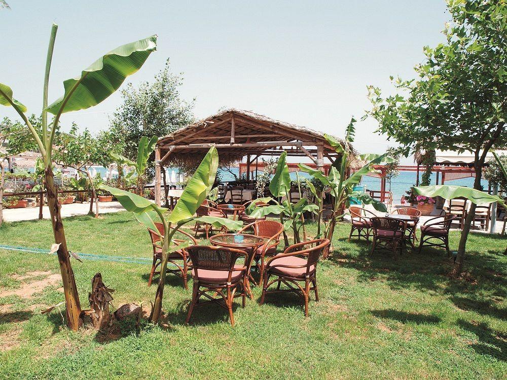 Niriides Beach Hotel 罗希姆诺 餐厅 照片
