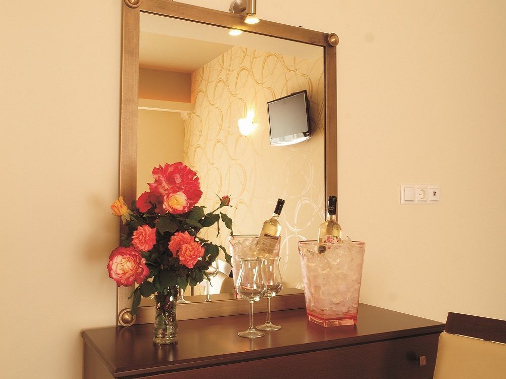 Niriides Beach Hotel 罗希姆诺 客房 照片