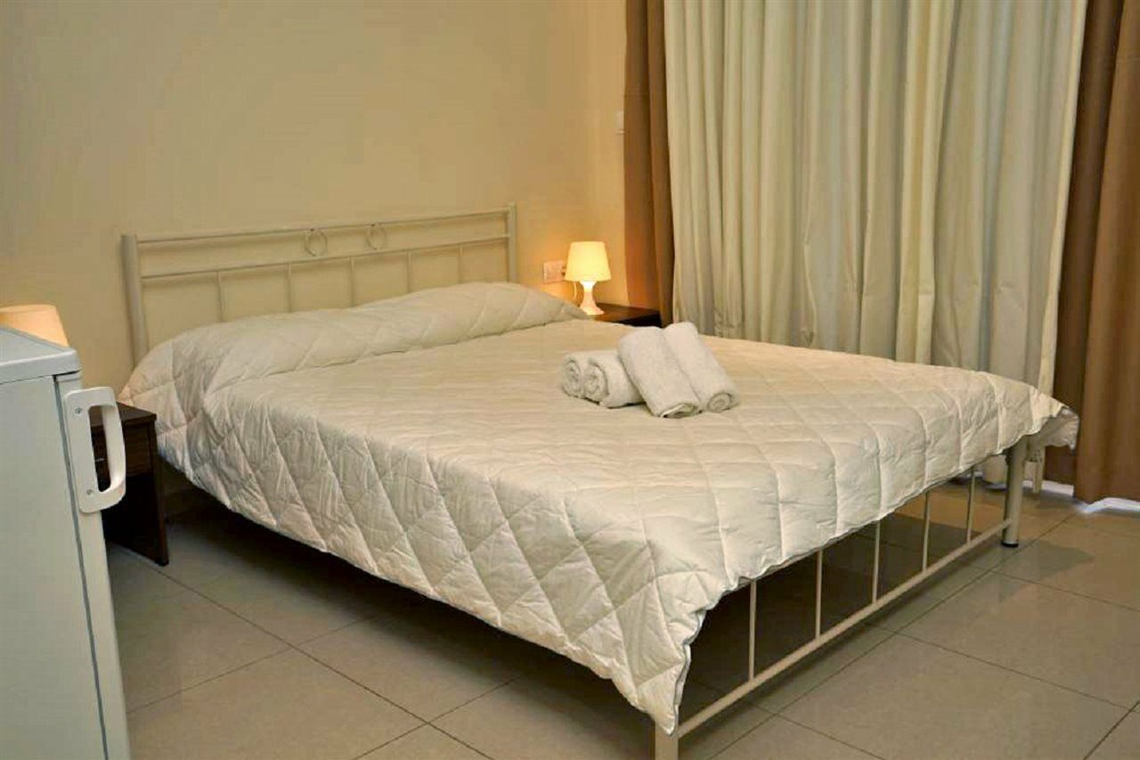 Niriides Beach Hotel 罗希姆诺 外观 照片